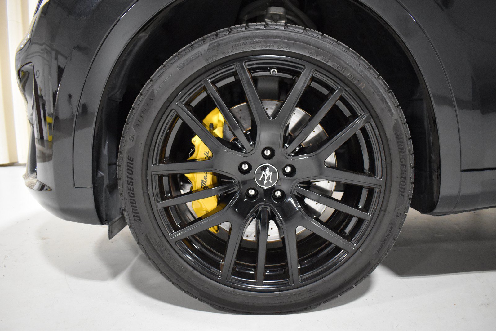 Used 2023 Maserati Levante Modena AWD/4WD image 12