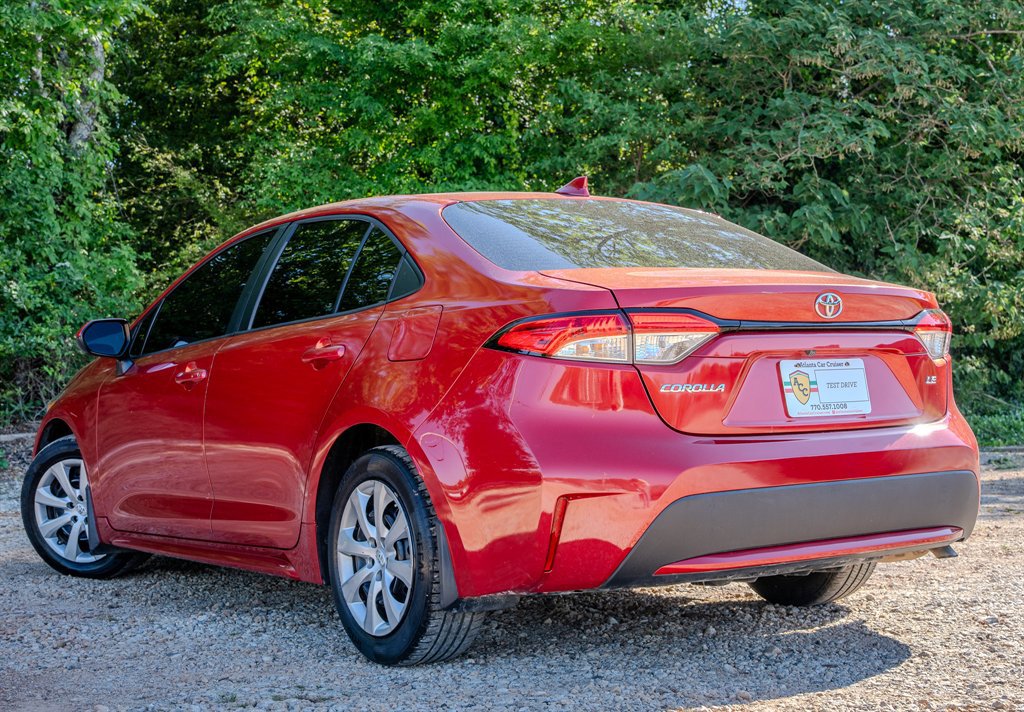 Used 2020 Toyota Corolla LE FWD image 3