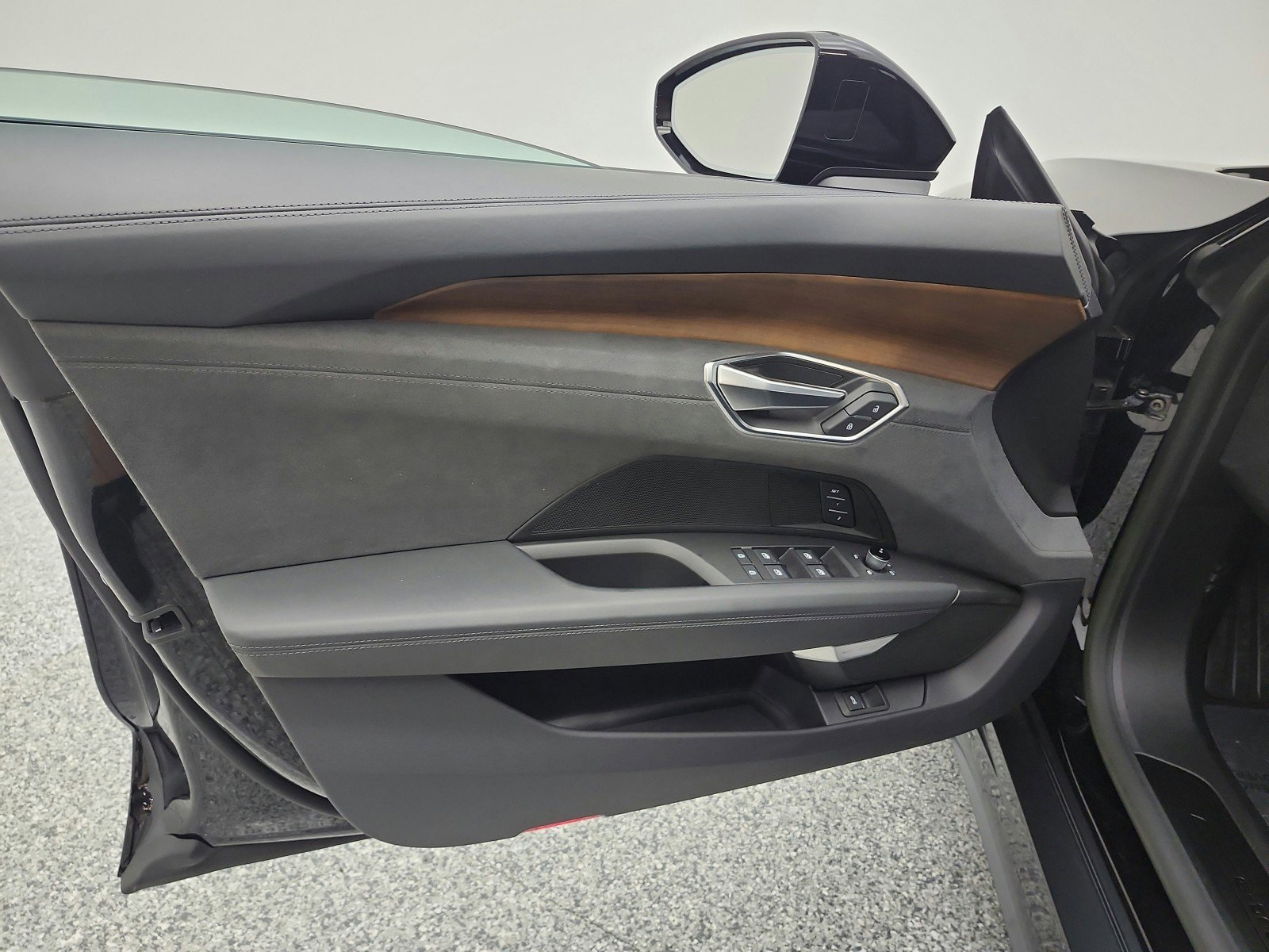 Used 2023 Audi e-tron GT Premium Plus image 14