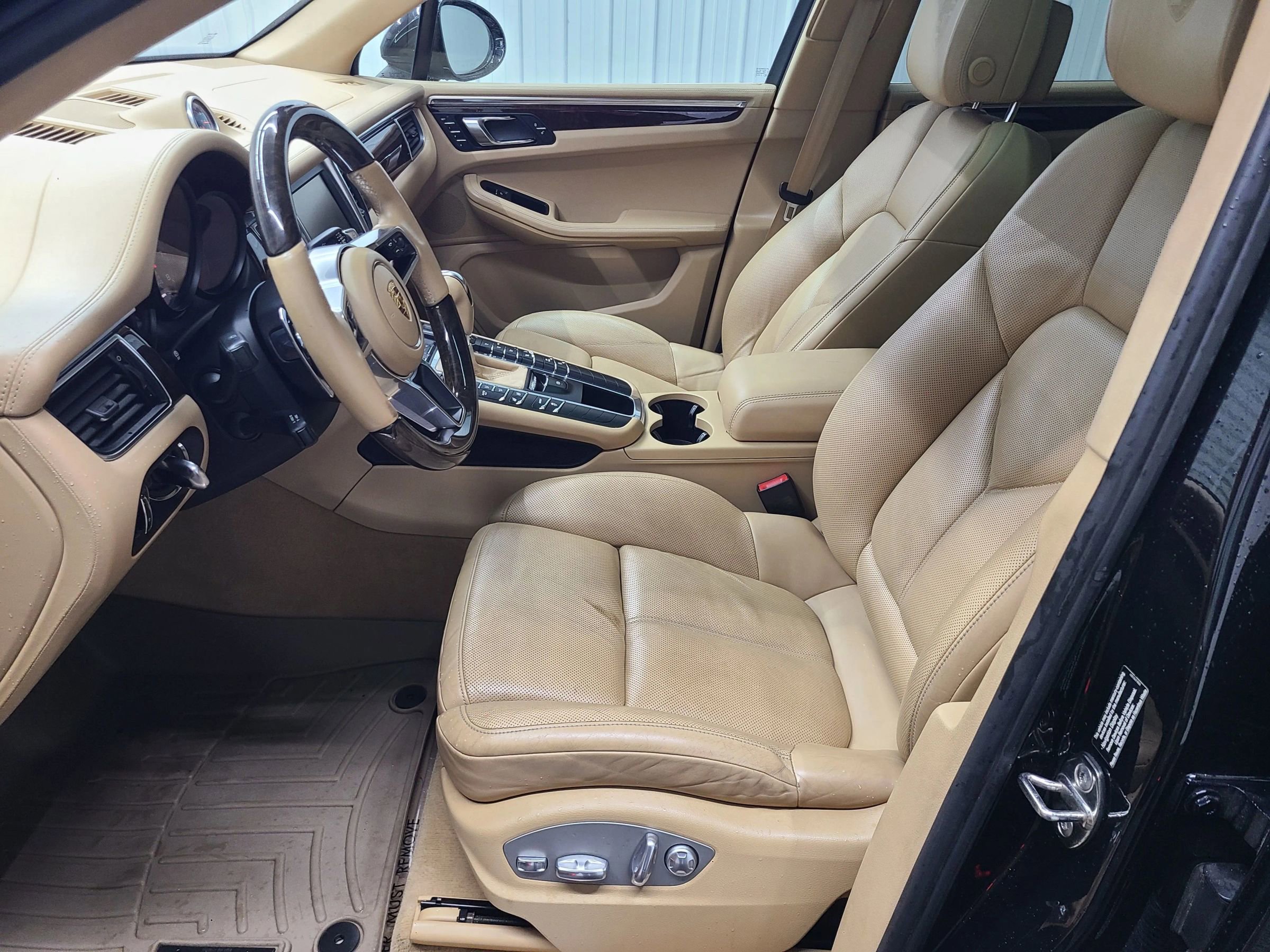 Used 2015 Porsche Macan S AWD/4WD image 23