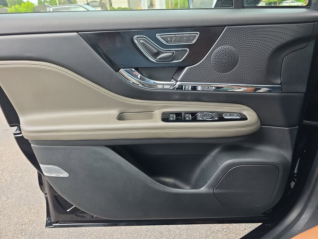 Used 2025 Lincoln Corsair Grand Touring w/ Equipment Group 301A image 19