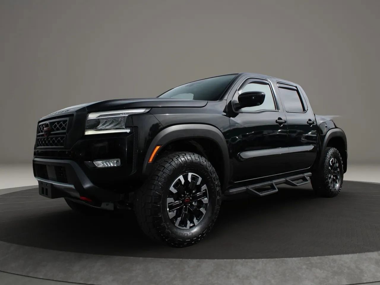 Used 2023 Nissan Frontier PRO-4X w/ Pro Convenience Package image 3