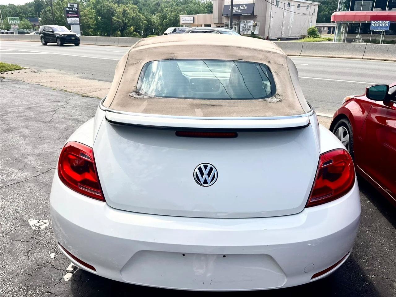 Used 2014 Volkswagen Beetle 2.5 FWD image 12