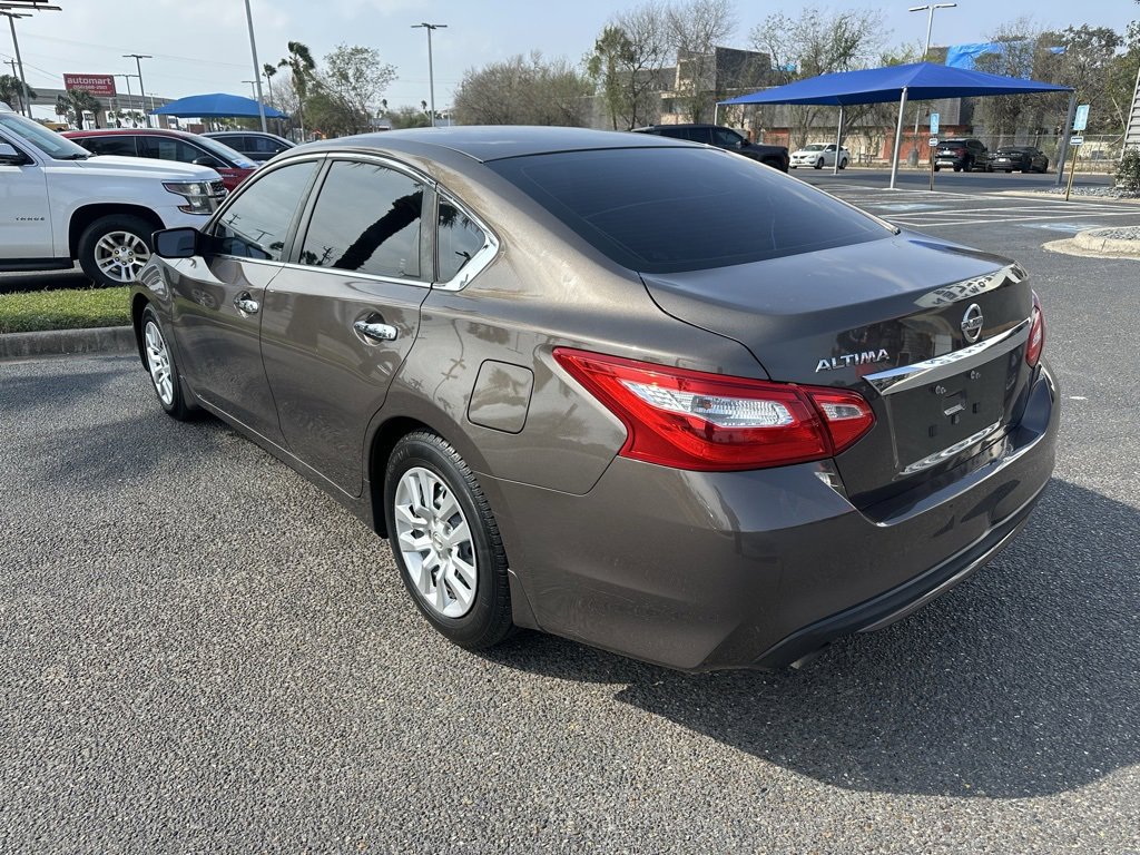 Used 2016 Nissan Altima 2.5 S w/ Power Driver Seat Package image 4