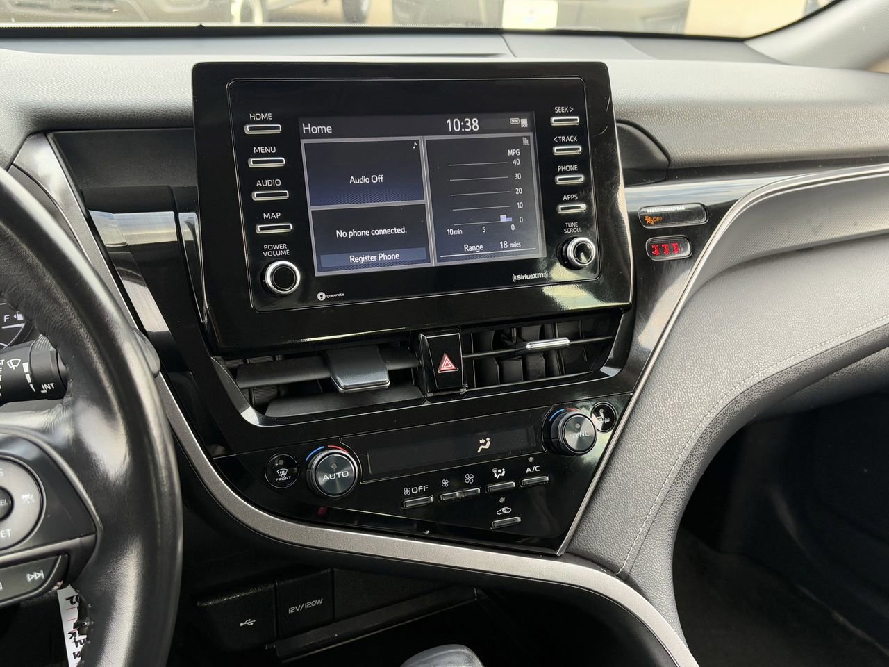 Used 2023 Toyota Camry SE image 19