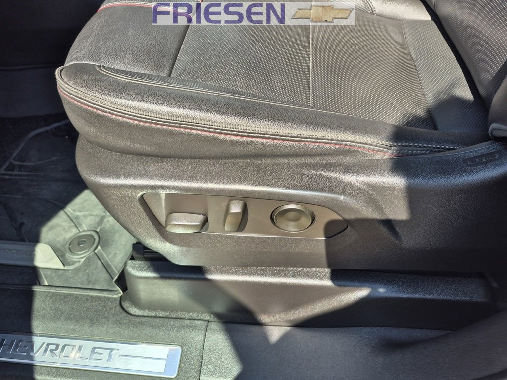 Used 2022 Chevrolet Suburban RST w/ Luxury Package image 14