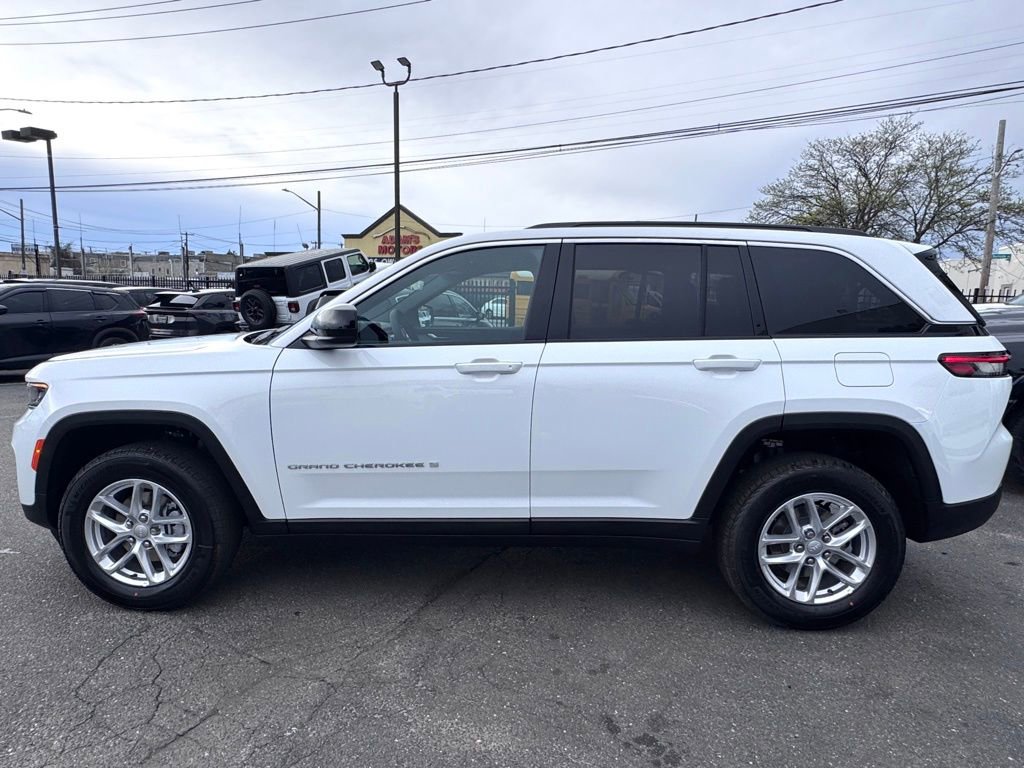 New 2026 Jeep Grand Cherokee Laredo AWD/4WD image 4