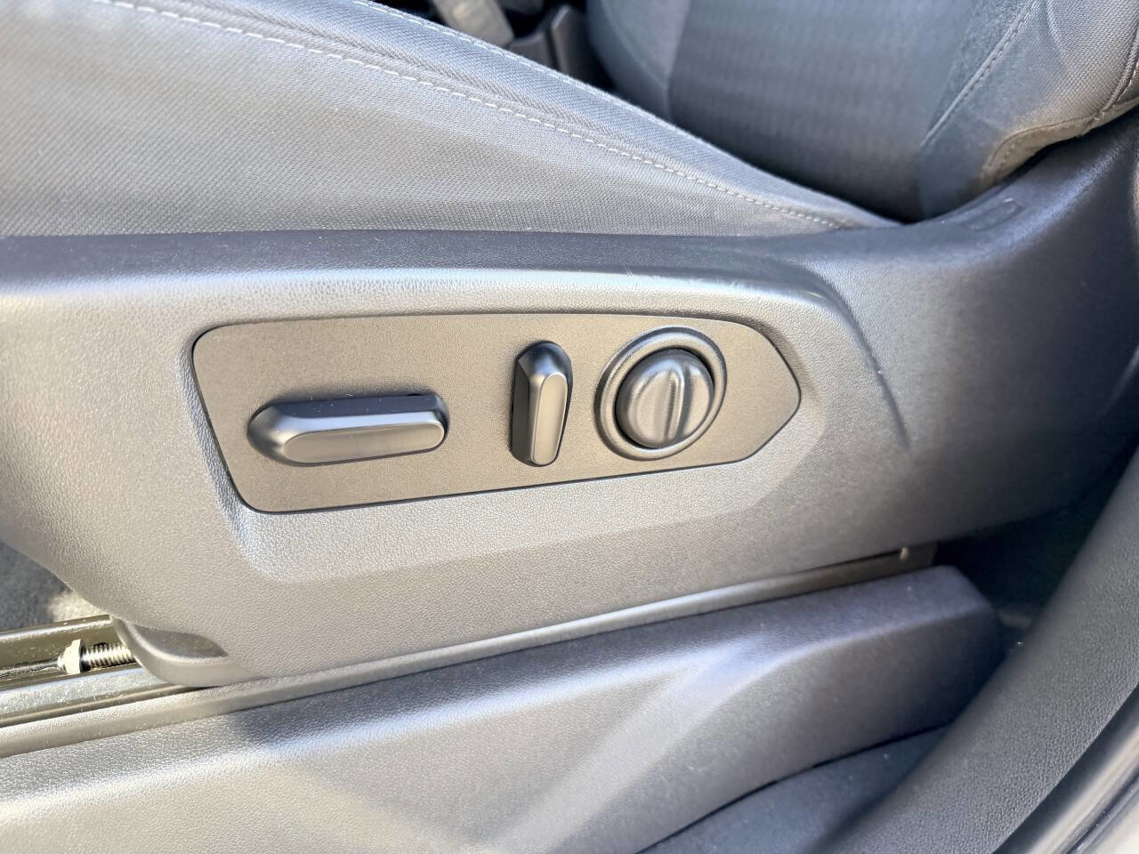 Used 2019 Chevrolet Silverado 1500 LT w/ All-Star Edition AWD/4WD image 16
