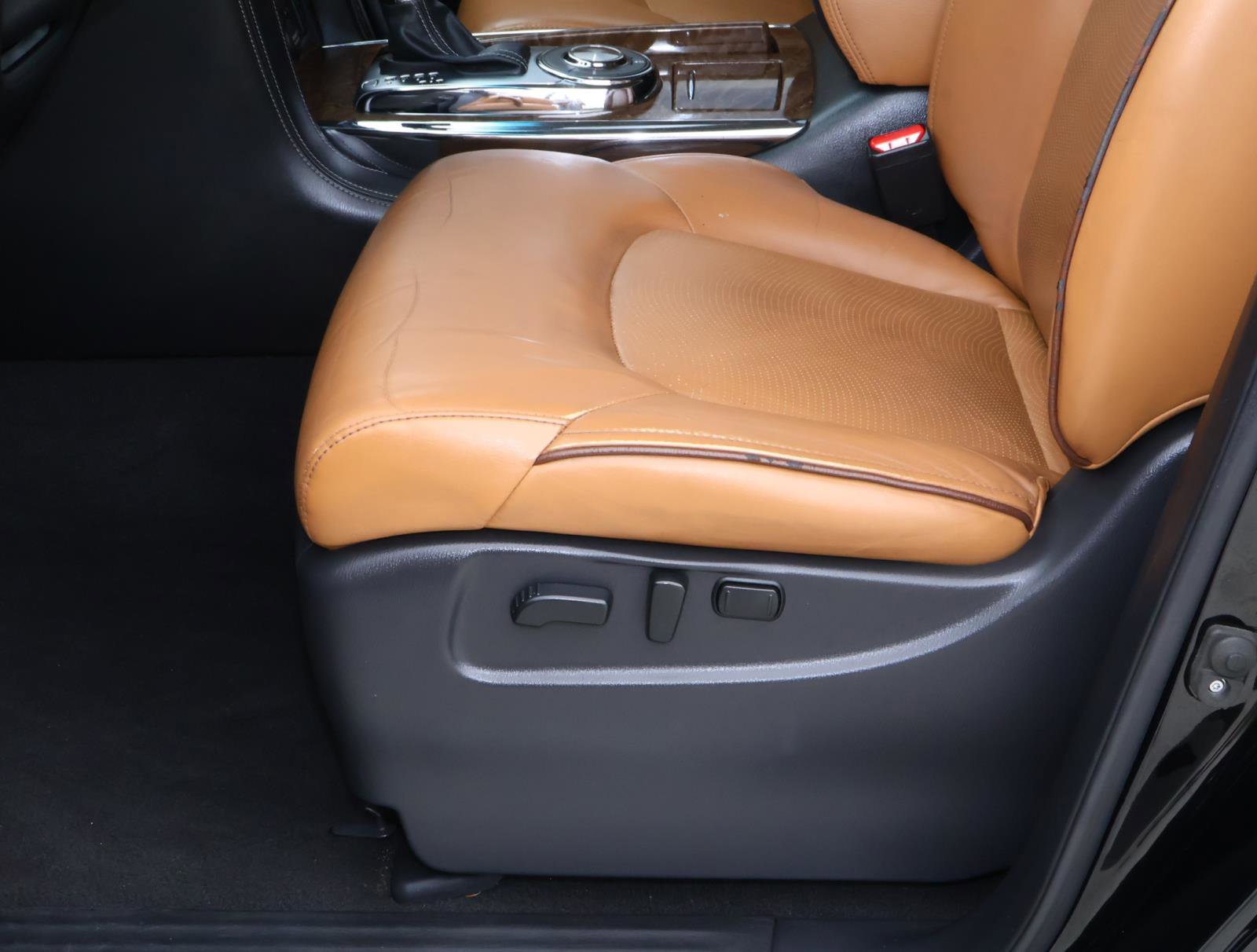 Used 2017 INFINITI QX80 Signature Edition RWD image 13