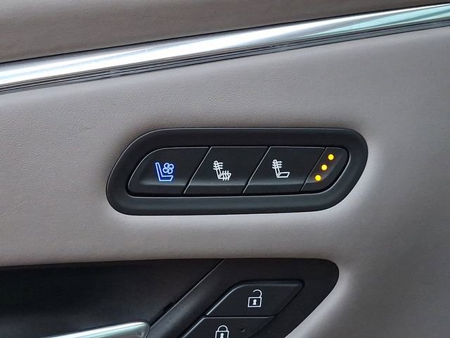 Used 2021 Cadillac Escalade ESV Premium Luxury Platinum image 28