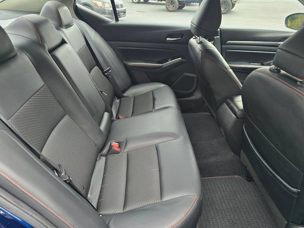 Used 2024 Nissan Altima 2.5 SR FWD image 8