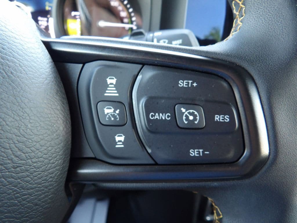 Used 2024 Jeep Wrangler Unlimited AWD/4WD image 15