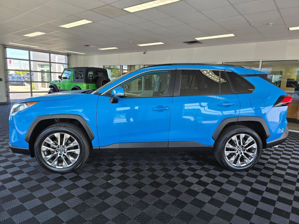 Used 2019 Toyota RAV4 XLE Premium AWD/4WD image 6
