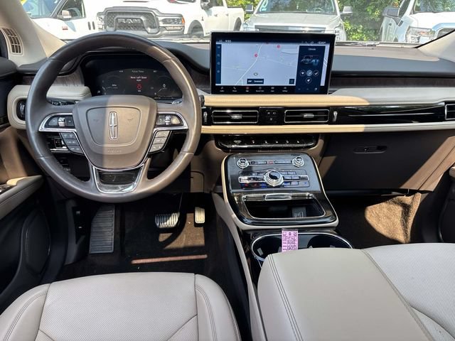 Used 2022 Lincoln Nautilus Reserve AWD/4WD image 12