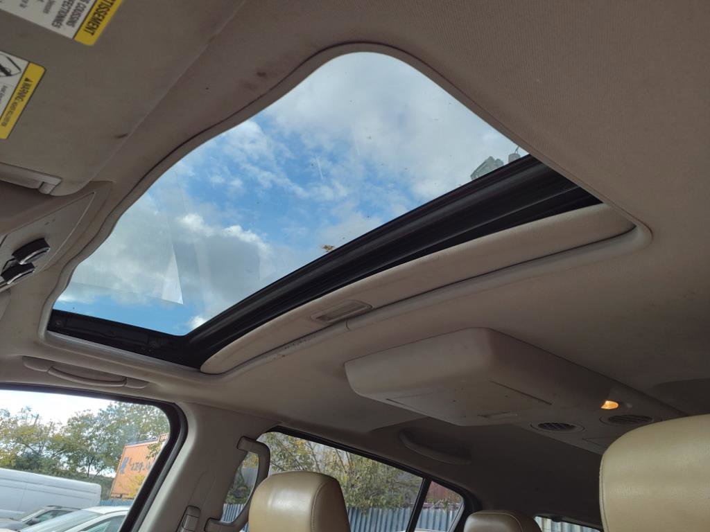 Used 2012 Nissan Armada Platinum image 13