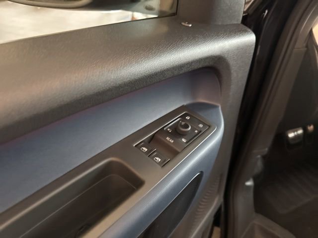 New 2025 Volkswagen ID. Buzz Pro S RWD image 10