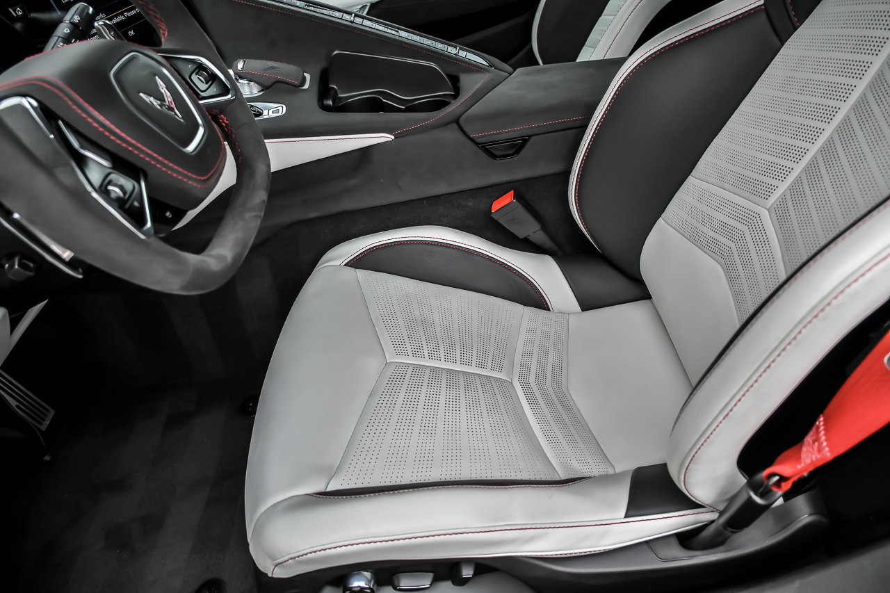 Used 2023 Chevrolet Corvette Stingray Premium Conv w/ Z51 Performance Package image 27