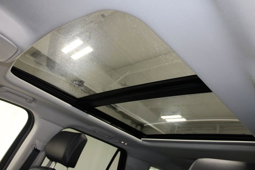 Used 2025 Ford Expedition Platinum AWD/4WD image 22