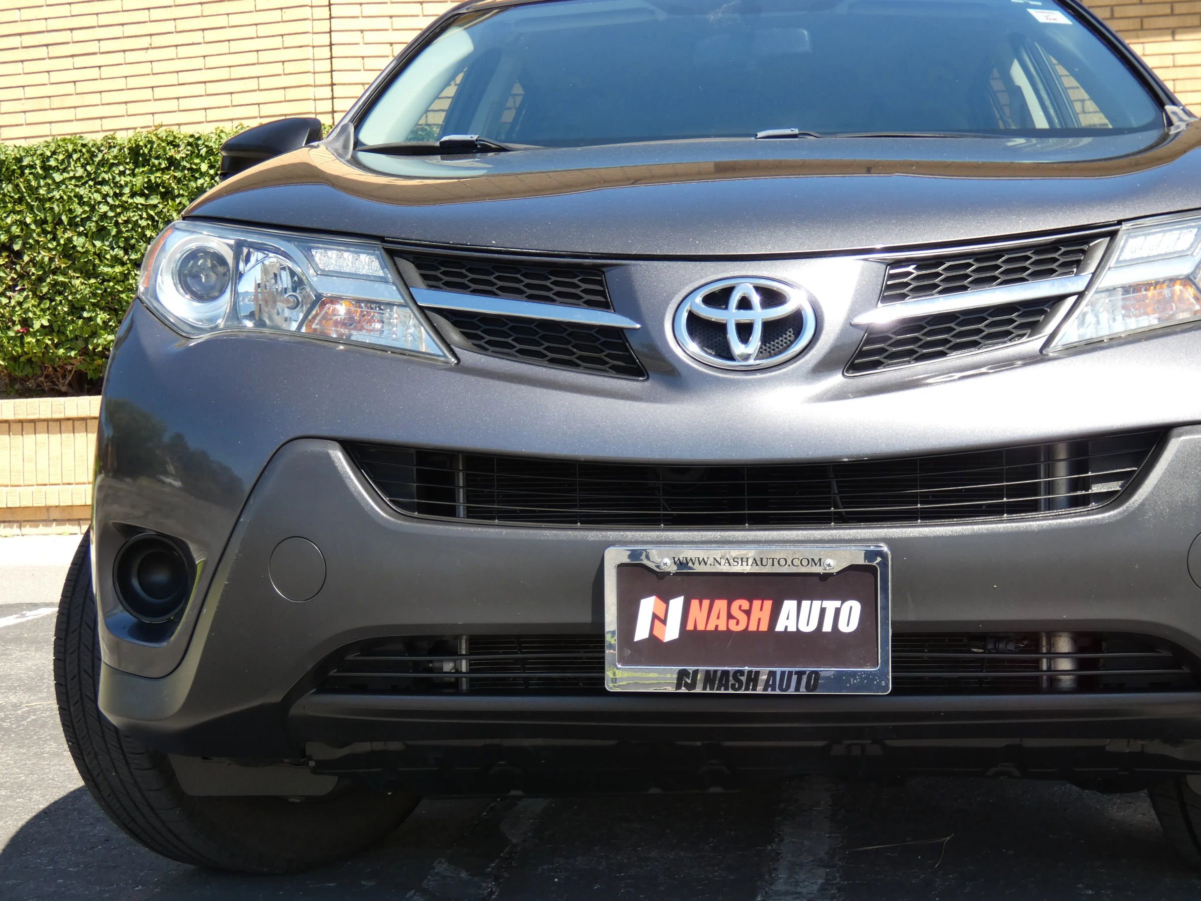 Used 2015 Toyota RAV4 LE image 18