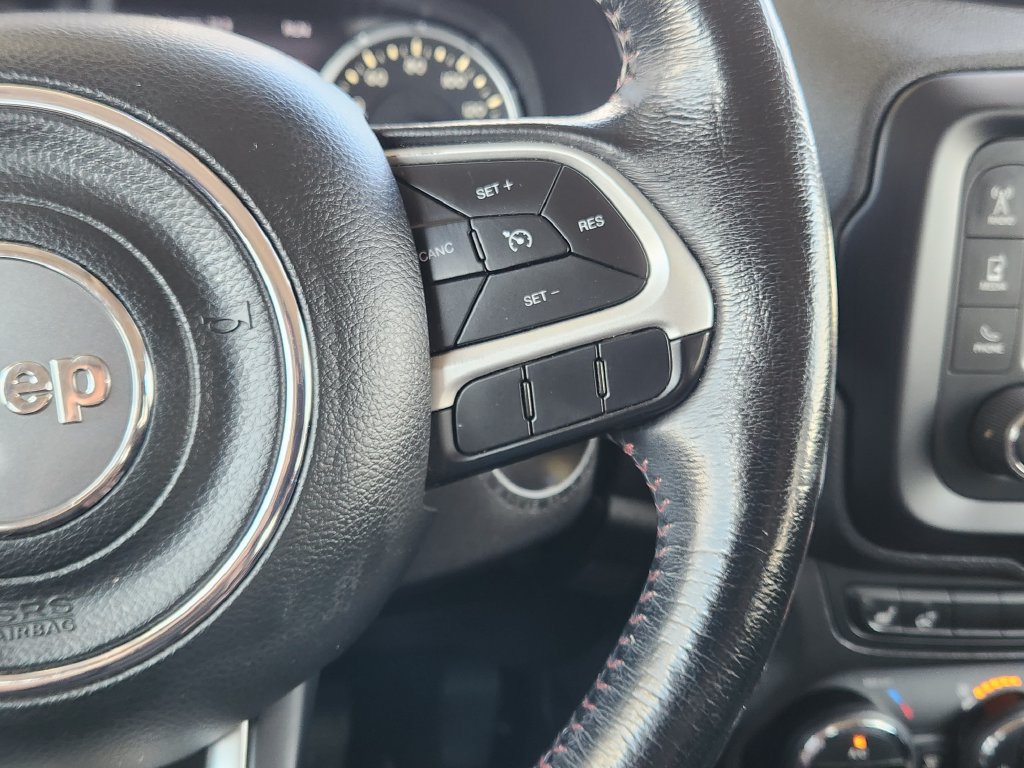 Used 2015 Jeep Renegade Trailhawk w/ Popular Equipment Group AWD/4WD image 18