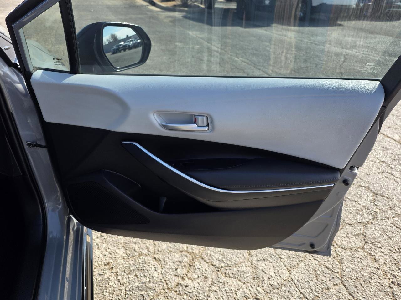 Used 2022 Toyota Corolla SE image 16