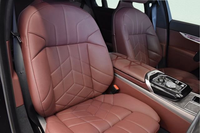 Used 2023 BMW 760i xDrive AWD/4WD image 6