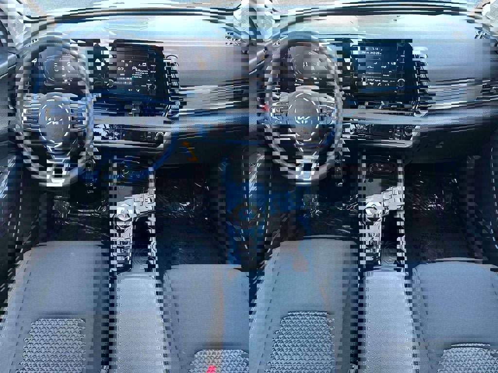 Used 2023 Kia Sportage LX image 13