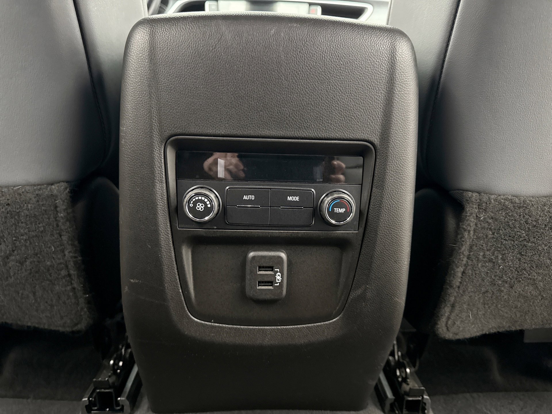 Used 2023 Buick Enclave Essence w/ Sport Touring Edition AWD/4WD image 19
