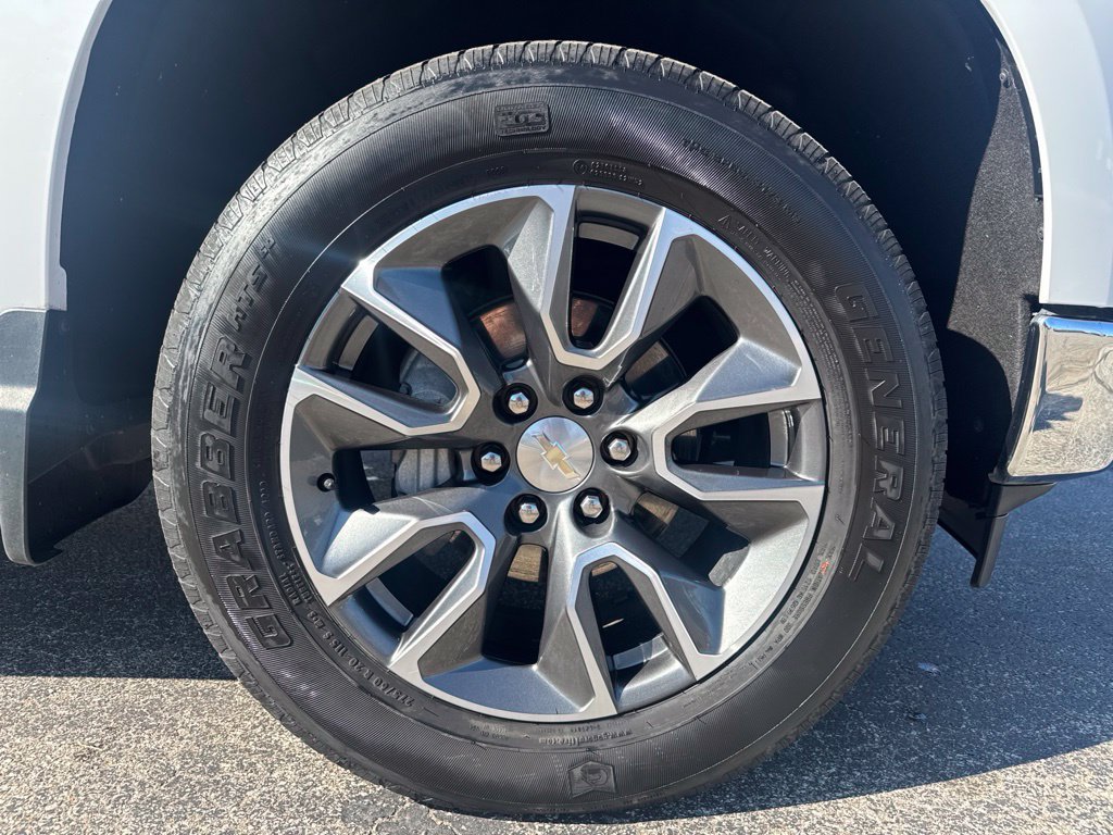 Used 2023 Chevrolet Silverado 1500 LT AWD/4WD image 9