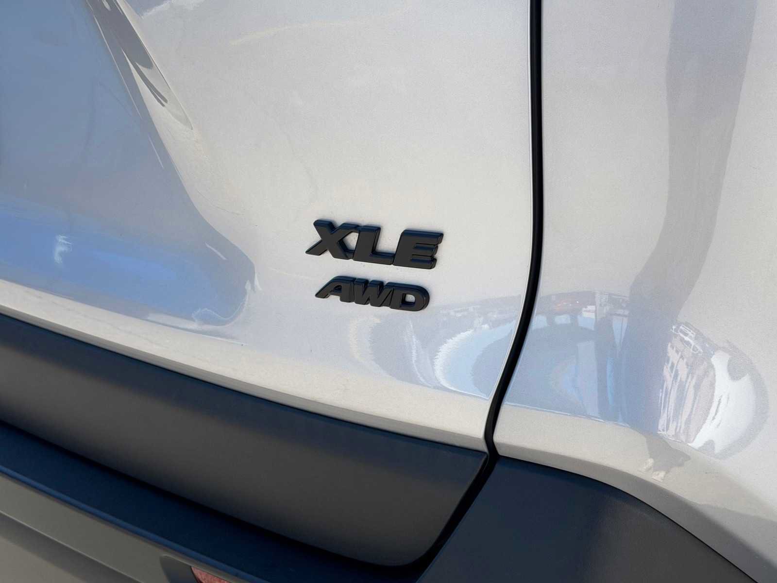 Used 2023 Toyota RAV4 XLE Premium AWD/4WD image 30