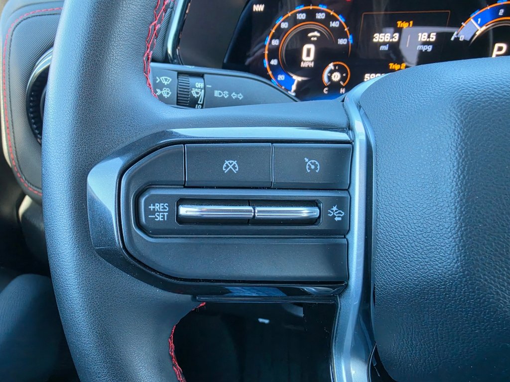 Used 2024 Chevrolet Colorado Z71 w/ Z71 Convenience Package 2 image 13