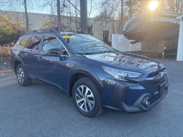 Used 2023 Subaru Outback Premium image 1