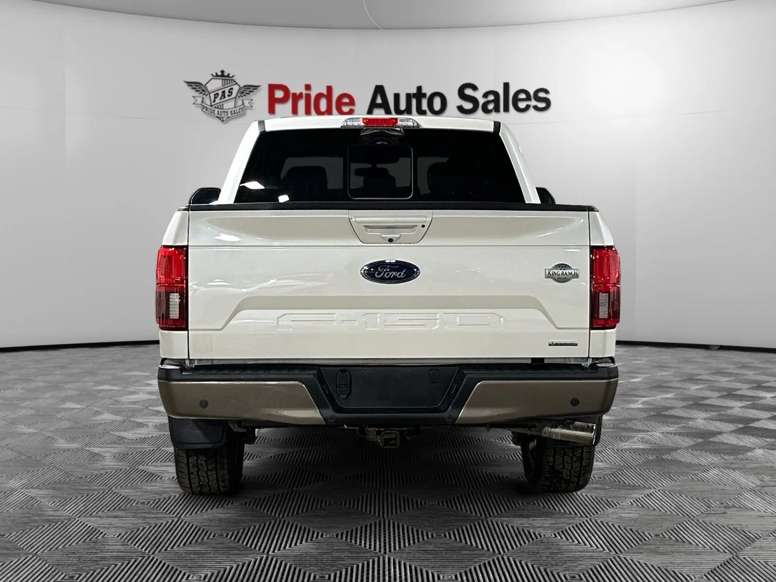 Used 2018 Ford F150 King Ranch w/ Equipment Group 601A Luxury AWD/4WD image 7
