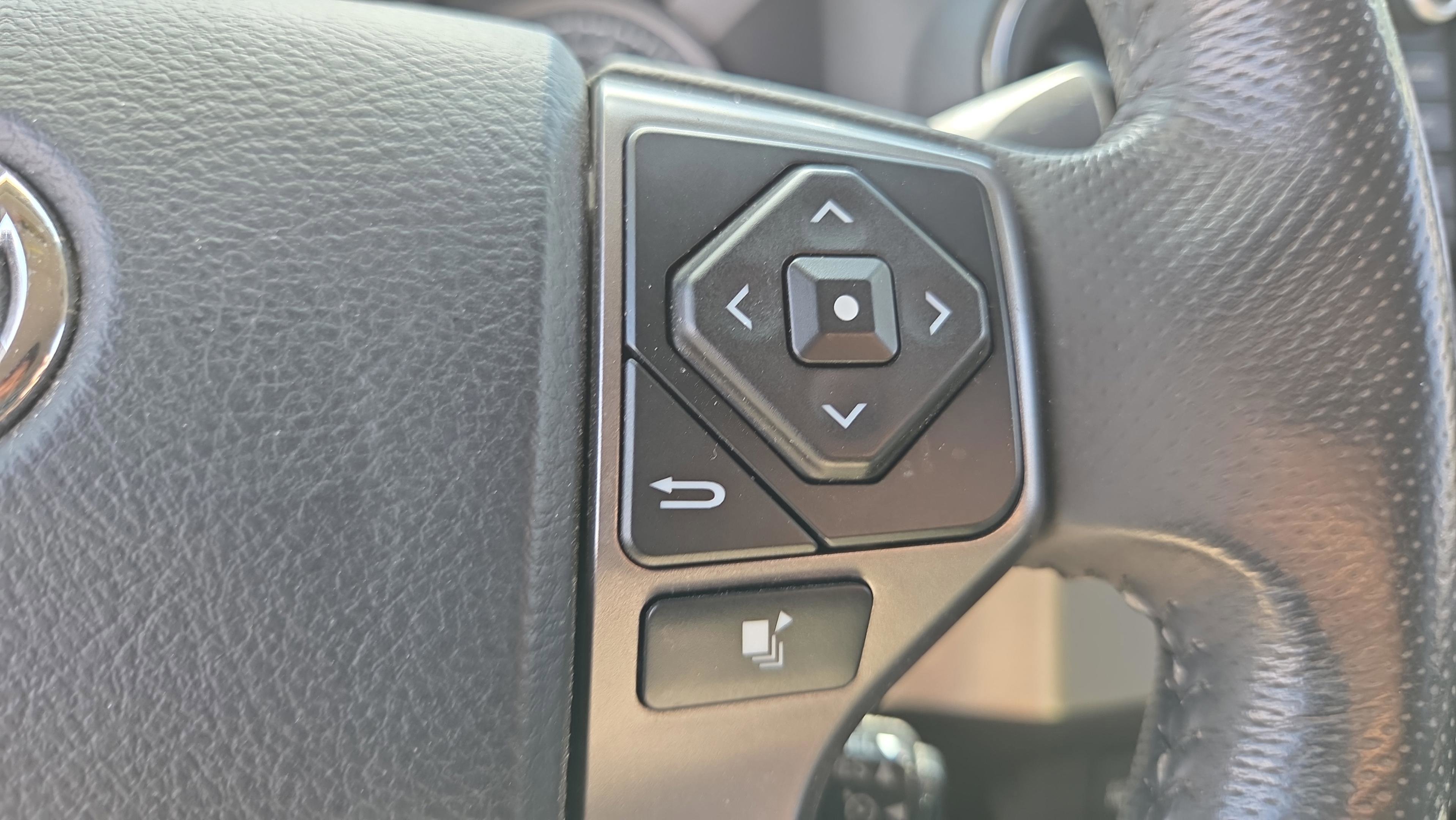 Used 2017 Toyota Tacoma SR5 w/ Tow Package RWD image 24
