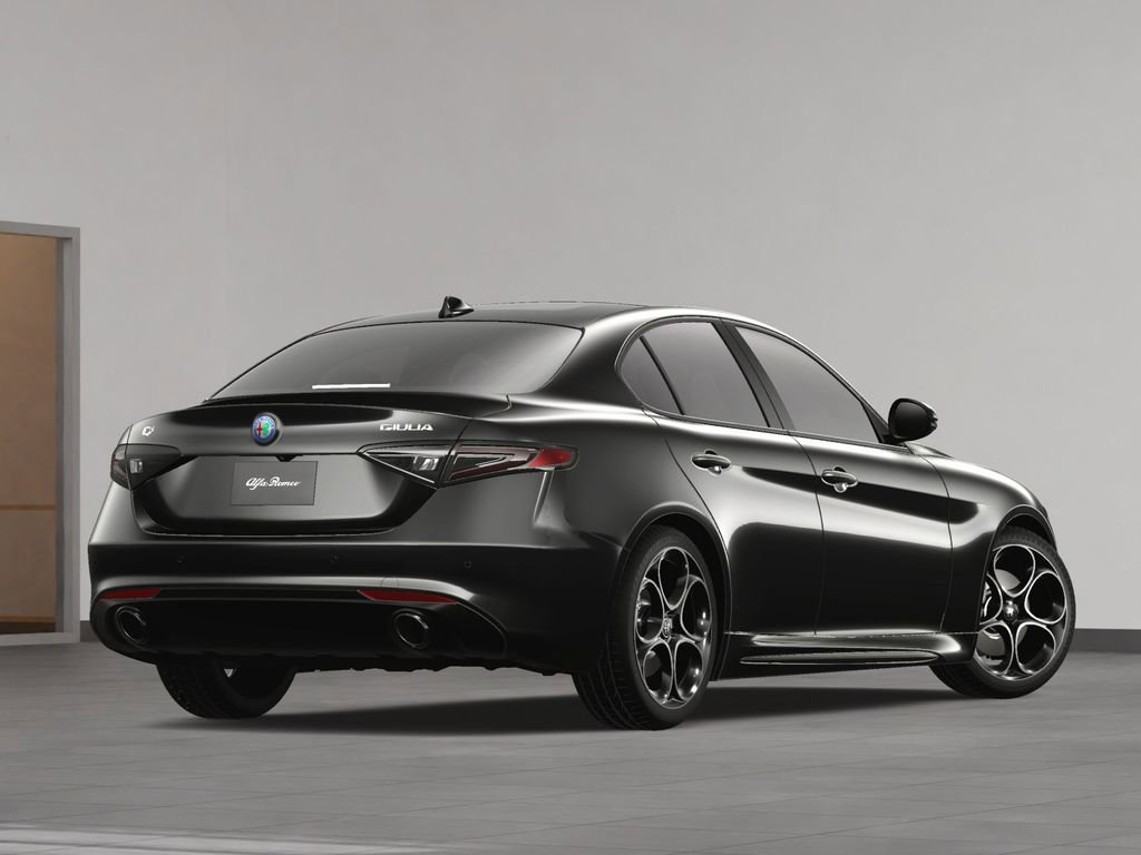 New 2025 Alfa Romeo Giulia AWD image 5