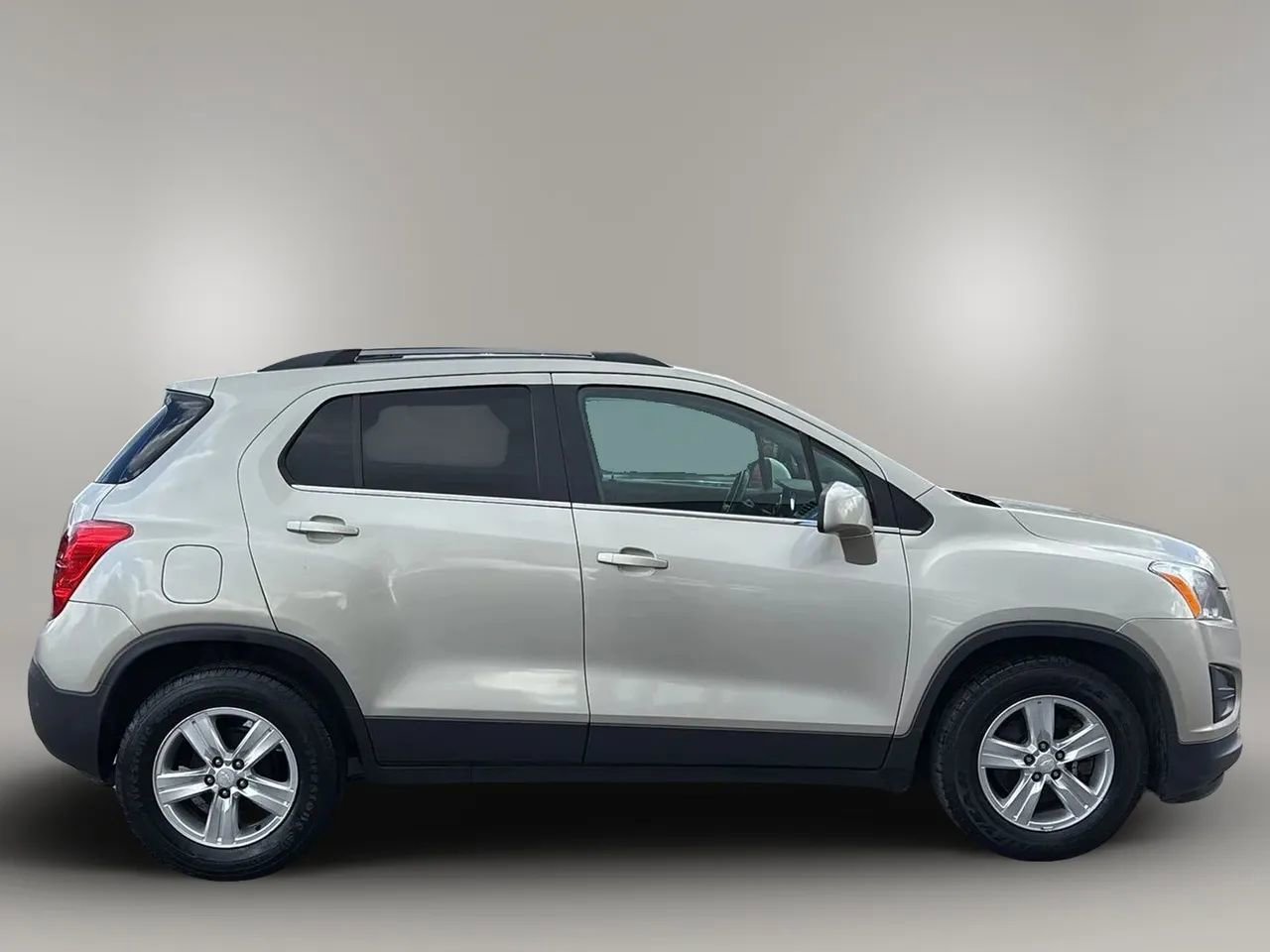 Used 2016 Chevrolet Trax LT w/ LT Convenience Package FWD image 6