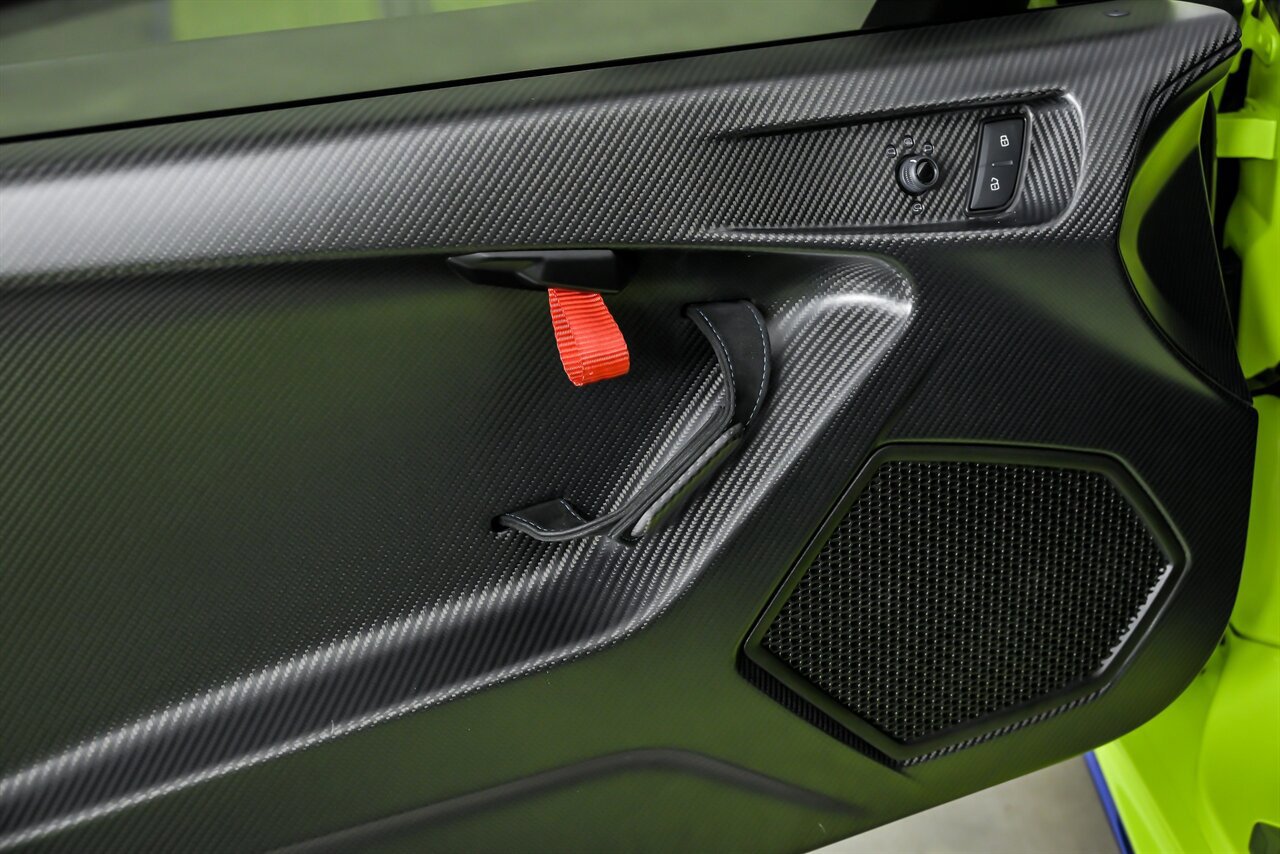 Used 2022 Lamborghini Huracan STO RWD image 18