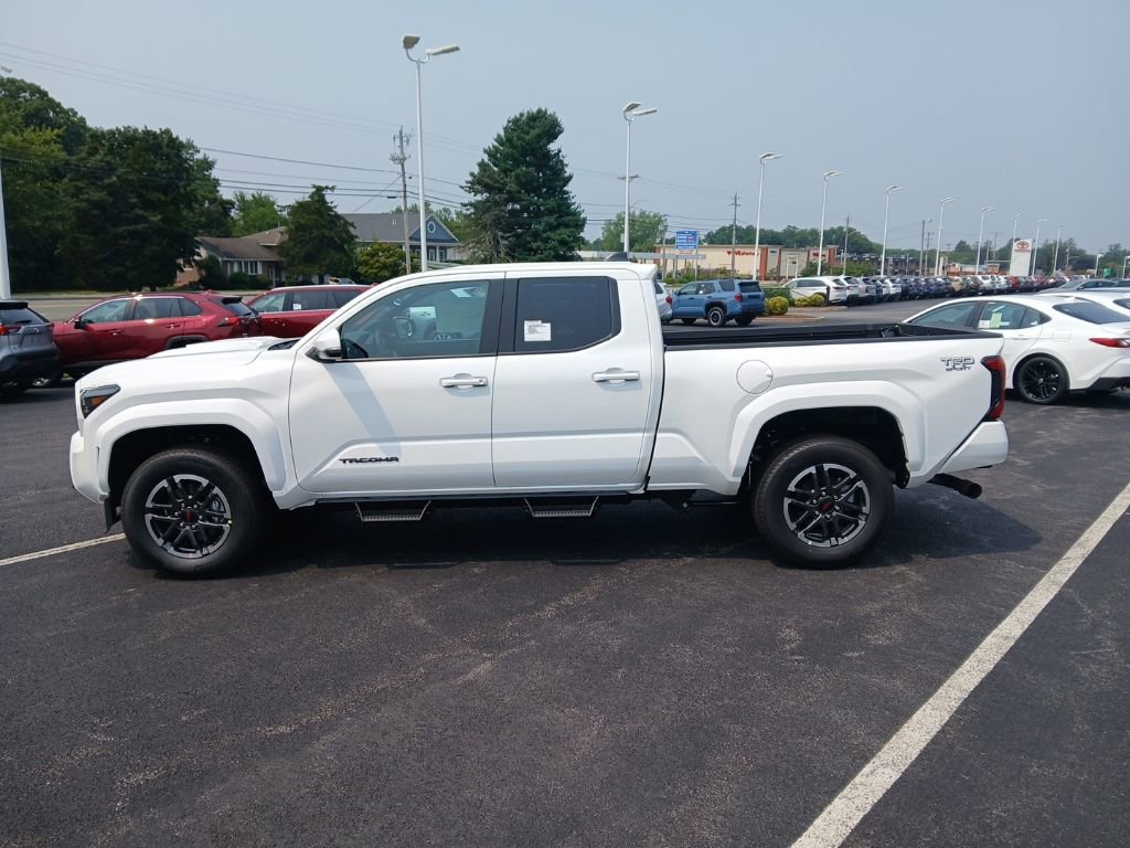 New 2025 Toyota Tacoma TRD Sport image 4