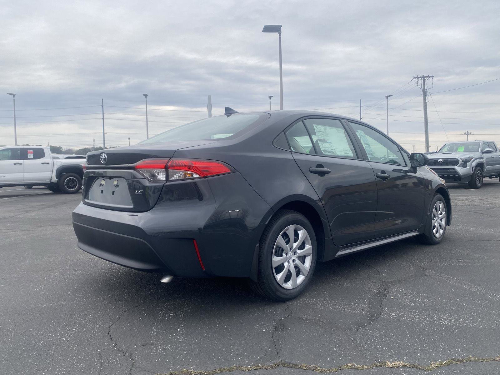 Used 2026 Toyota Corolla LE image 7