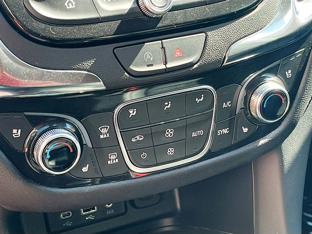 Used 2024 Chevrolet Equinox Premier image 16