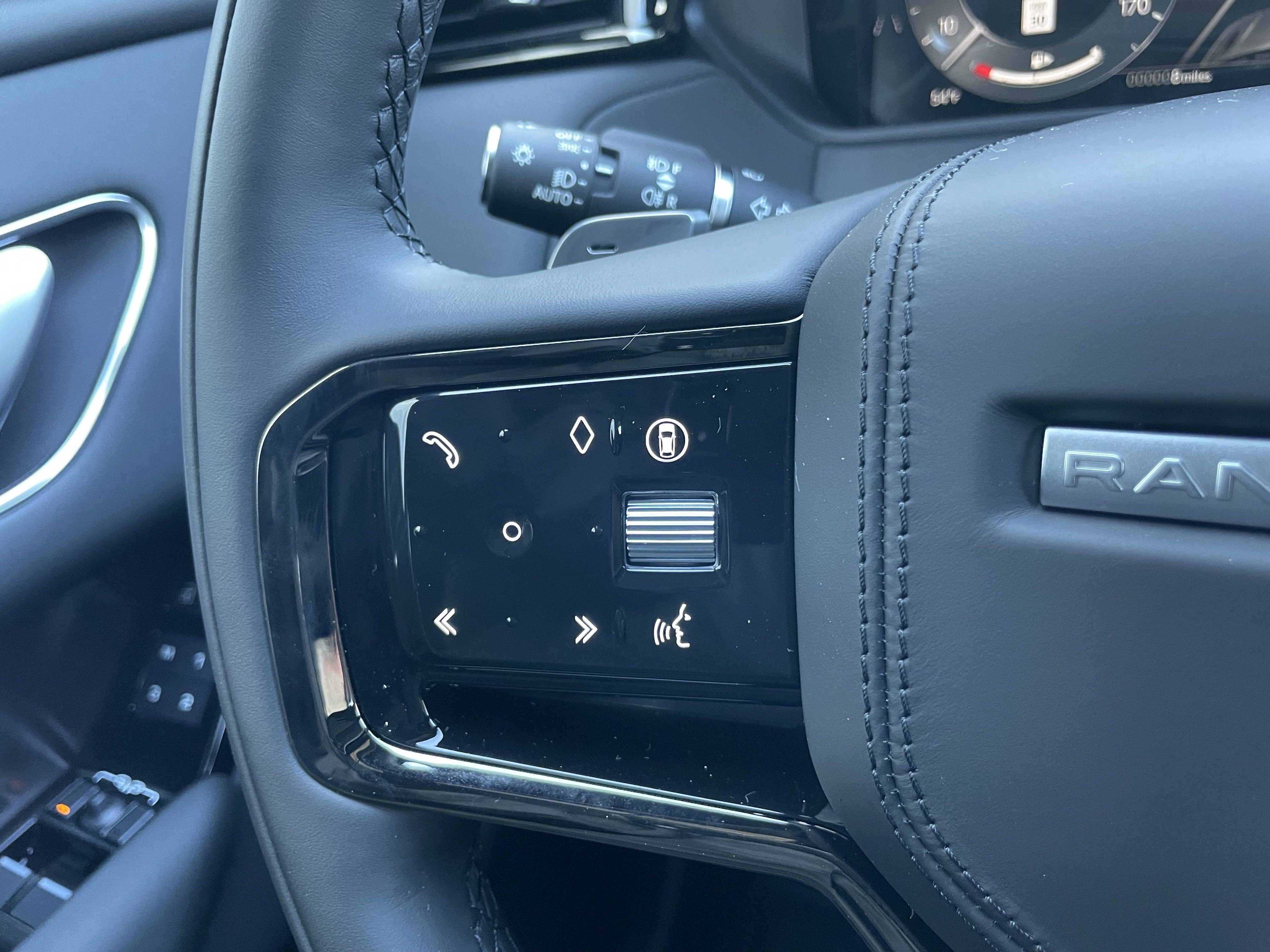 New 2026 Land Rover Range Rover Velar Dynamic SE image 23