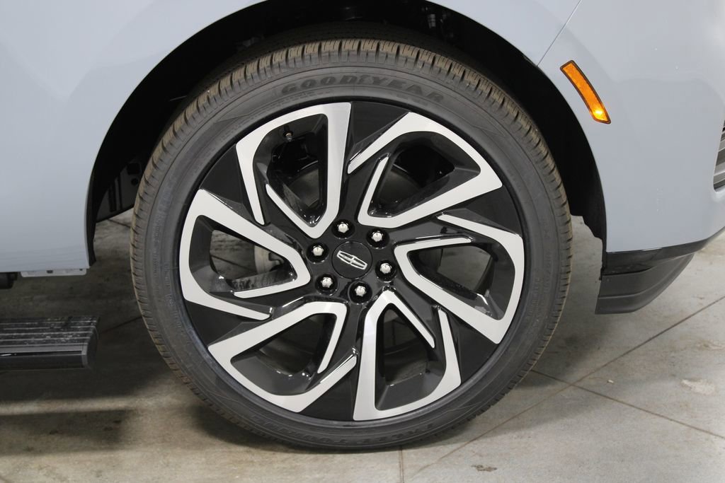 New 2026 Lincoln Navigator L Reserve image 13