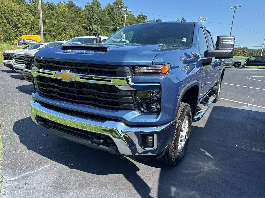 New 2026 Chevrolet Silverado 2500 LT w/ Convenience Package