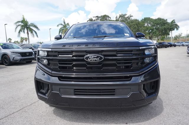 Used 2025 Ford Expedition Platinum w/ Stealth Performance Package AWD/4WD image 30