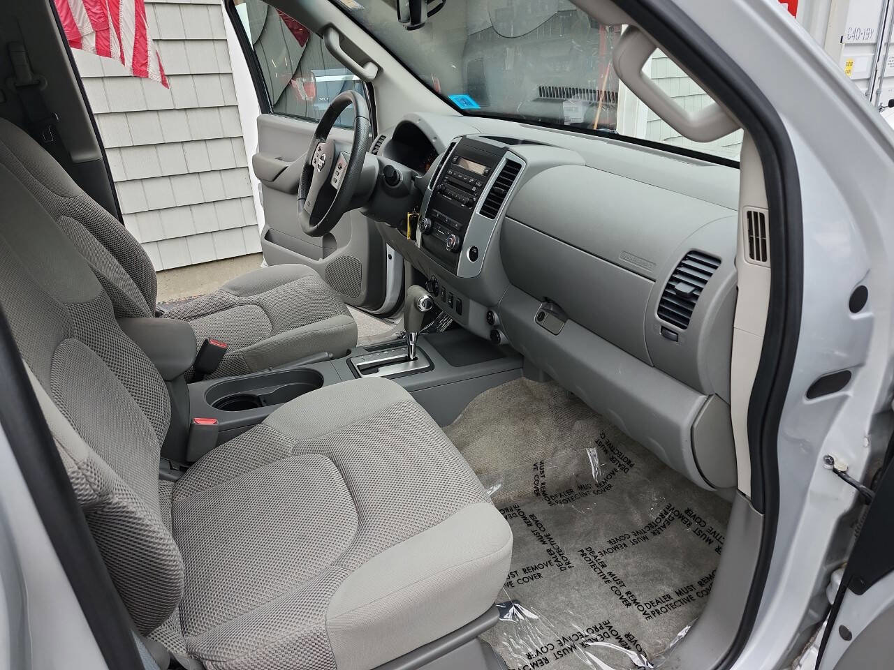 Used 2012 Nissan Frontier SV w/ SV Premium Utility Pkg image 25
