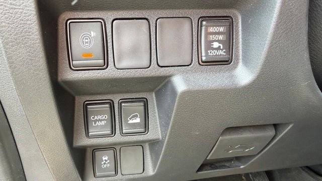 Used 2022 Nissan Frontier SV AWD/4WD image 16