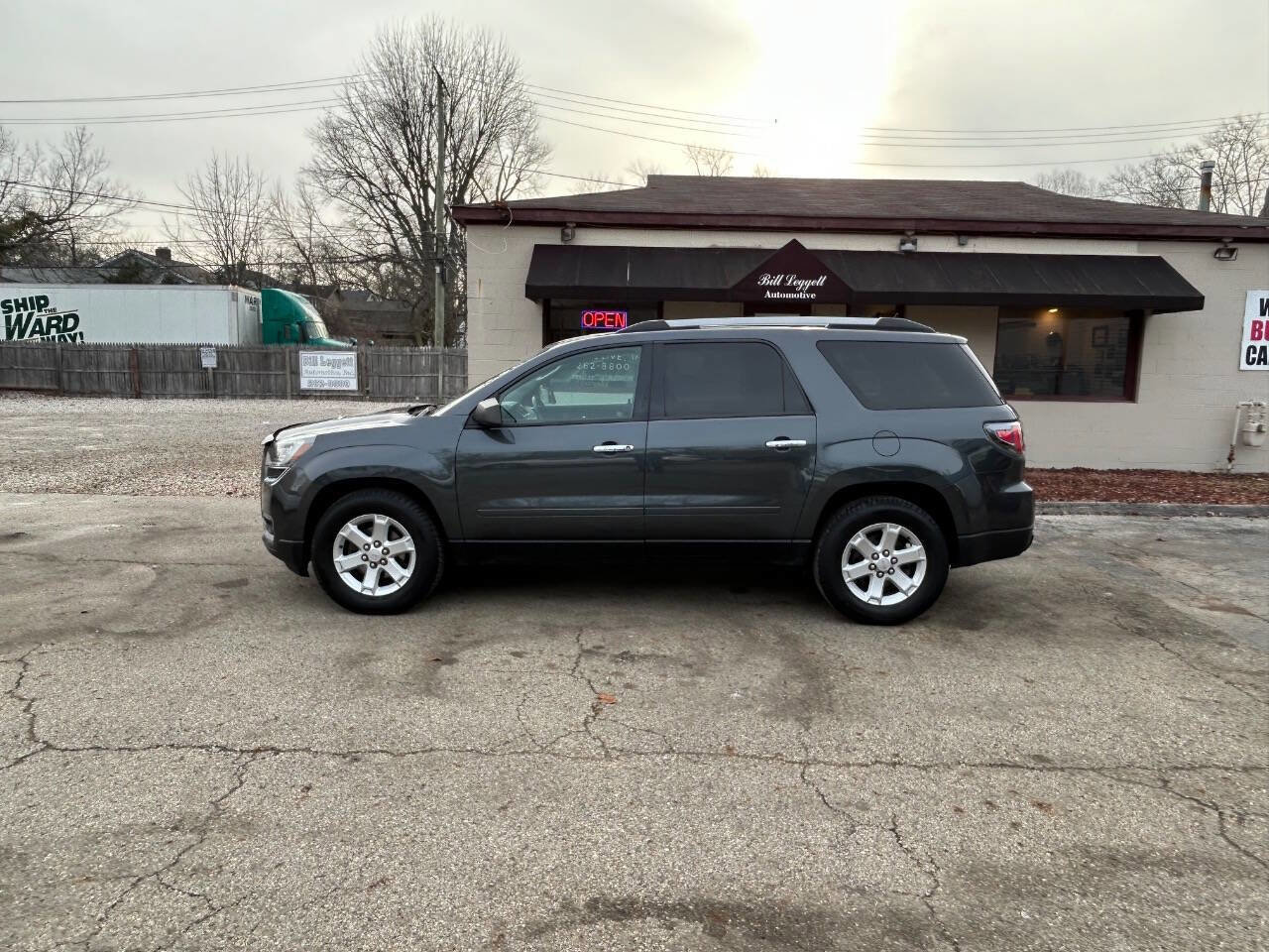 Used 2013 GMC Acadia SLE image 4