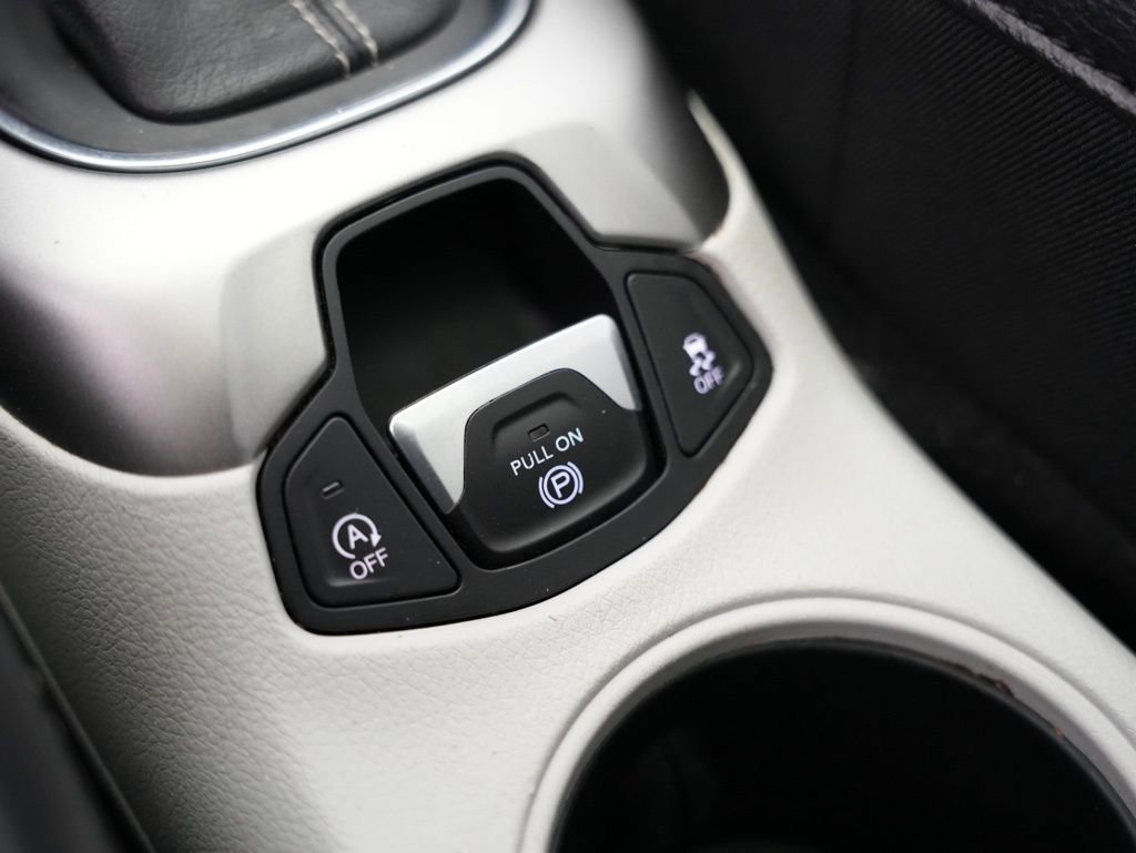 Used 2018 Jeep Compass Latitude w/ Popular Equipment Group image 27