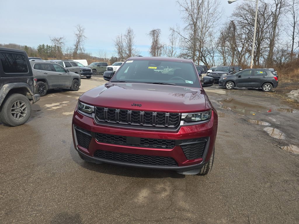 New 2026 Jeep Grand Cherokee Altitude image 10