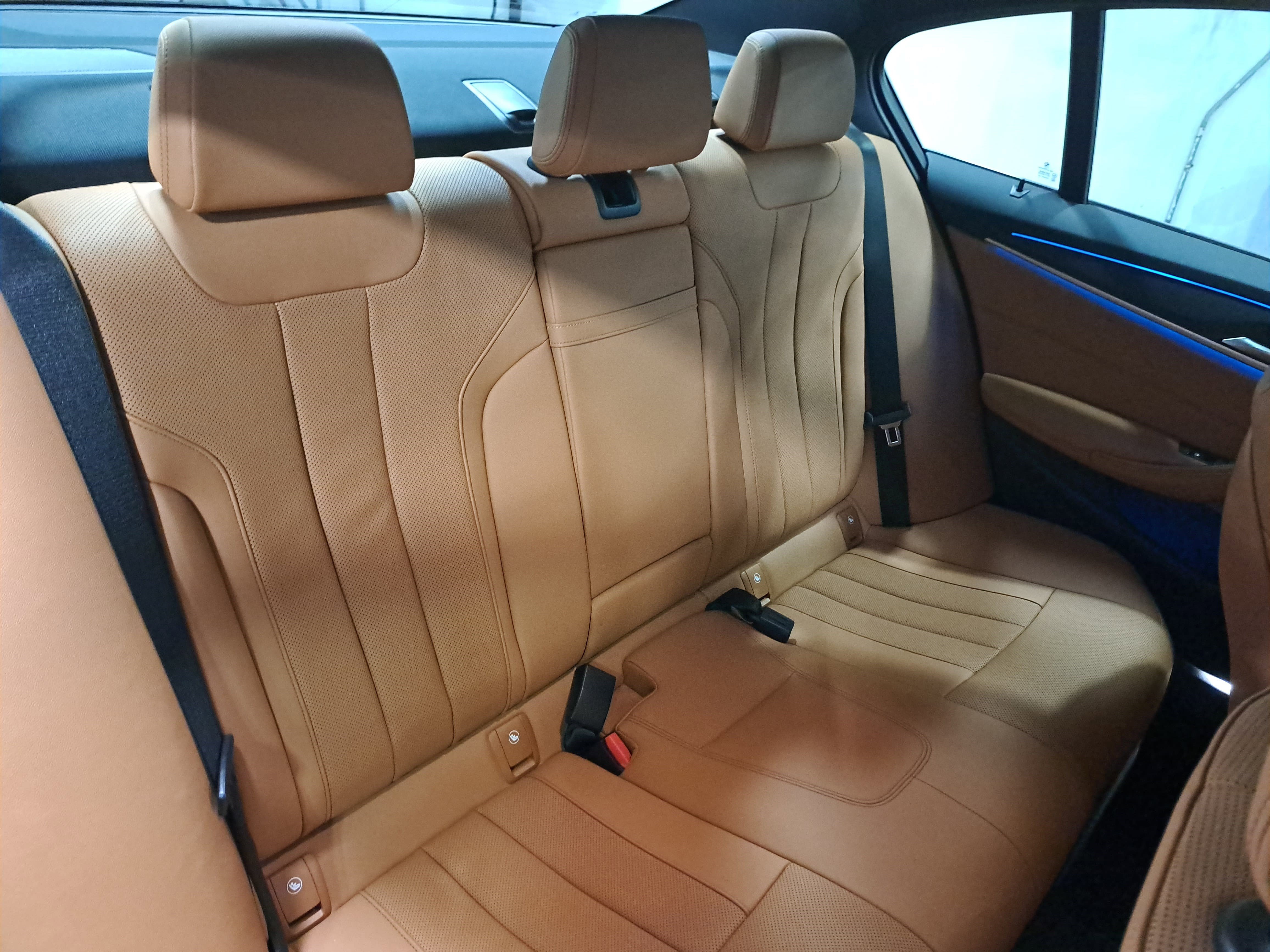 Certified 2023 BMW 530e w/ Premium Package image 12